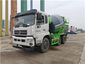 航天萬山8方攪拌車