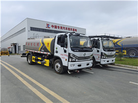 東風(fēng)大多利卡D7灑水車