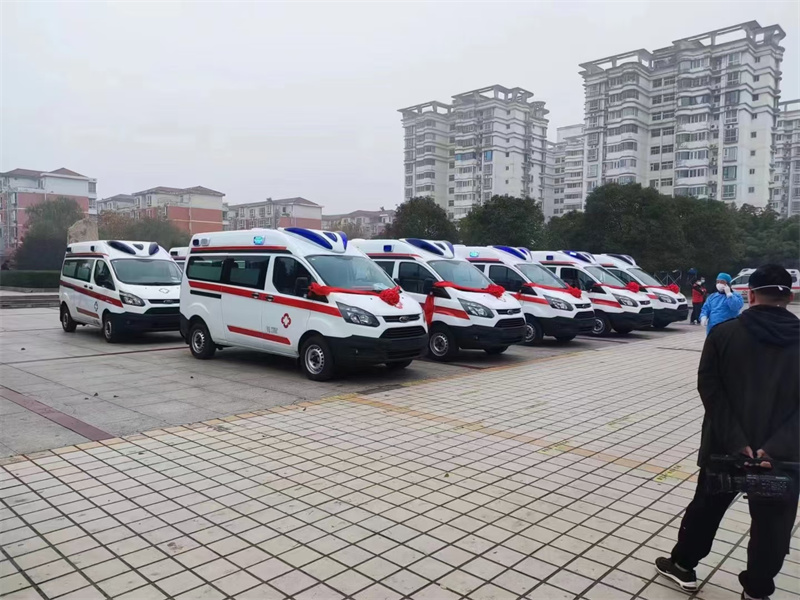 河南南陽(yáng)衛(wèi)生局定制10臺(tái)負(fù)壓救護(hù)車交車儀式